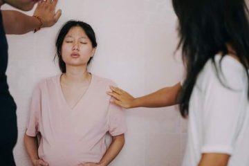 Mẹ bầu tháng cuối nào cũng phải biết: Vỡ ối có đau bụng không?