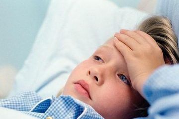 Bé trai 2 tuổi ung thư vì thói quen ăn vặt “thả phanh”, mẹ trẻ hối hận thì đã muộn