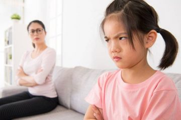 Bôi nhọ con để thỏa mãn cơn giận dữ: Con hận bố mẹ