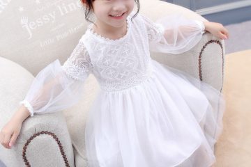 Quần áo trẻ em màu trắng nên giữ thế nào để mới?