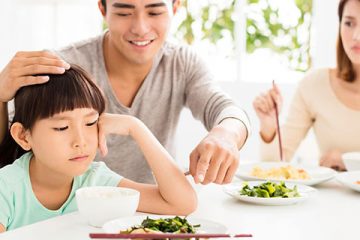 Trẻ biếng ăn – vấn đề làm nhiều bà mẹ đau đầu, nhăn nhó