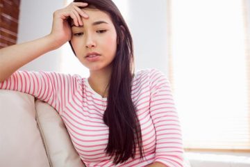 Khổ sở vì khô hạn vùng kín sau sinh, phải làm sao?